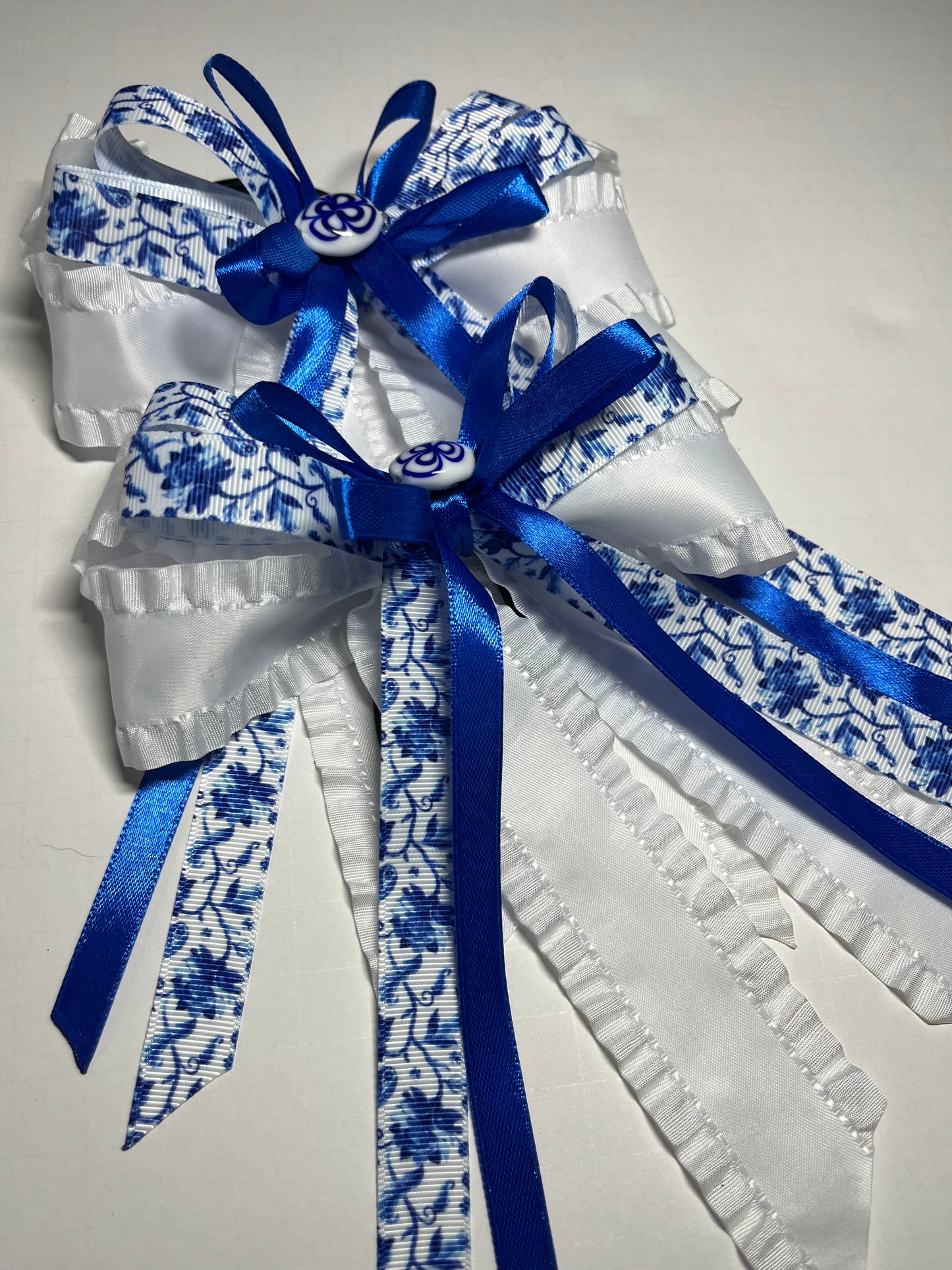 Toile Show Bows
