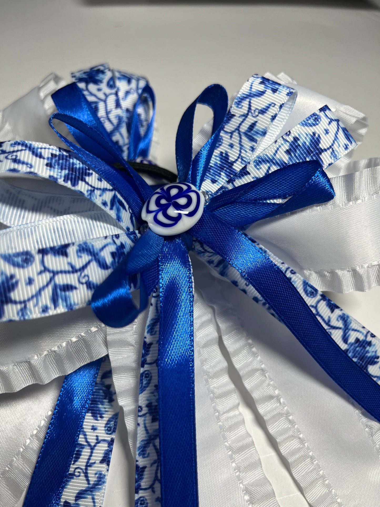 Toile Show Bows
