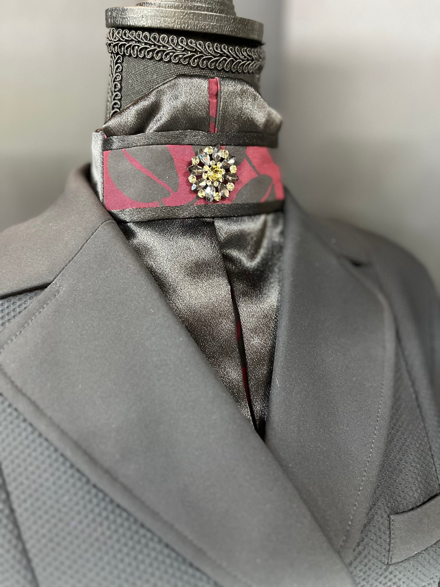 Oscar de La Renta Euro Pleat Dressage Stock Tie