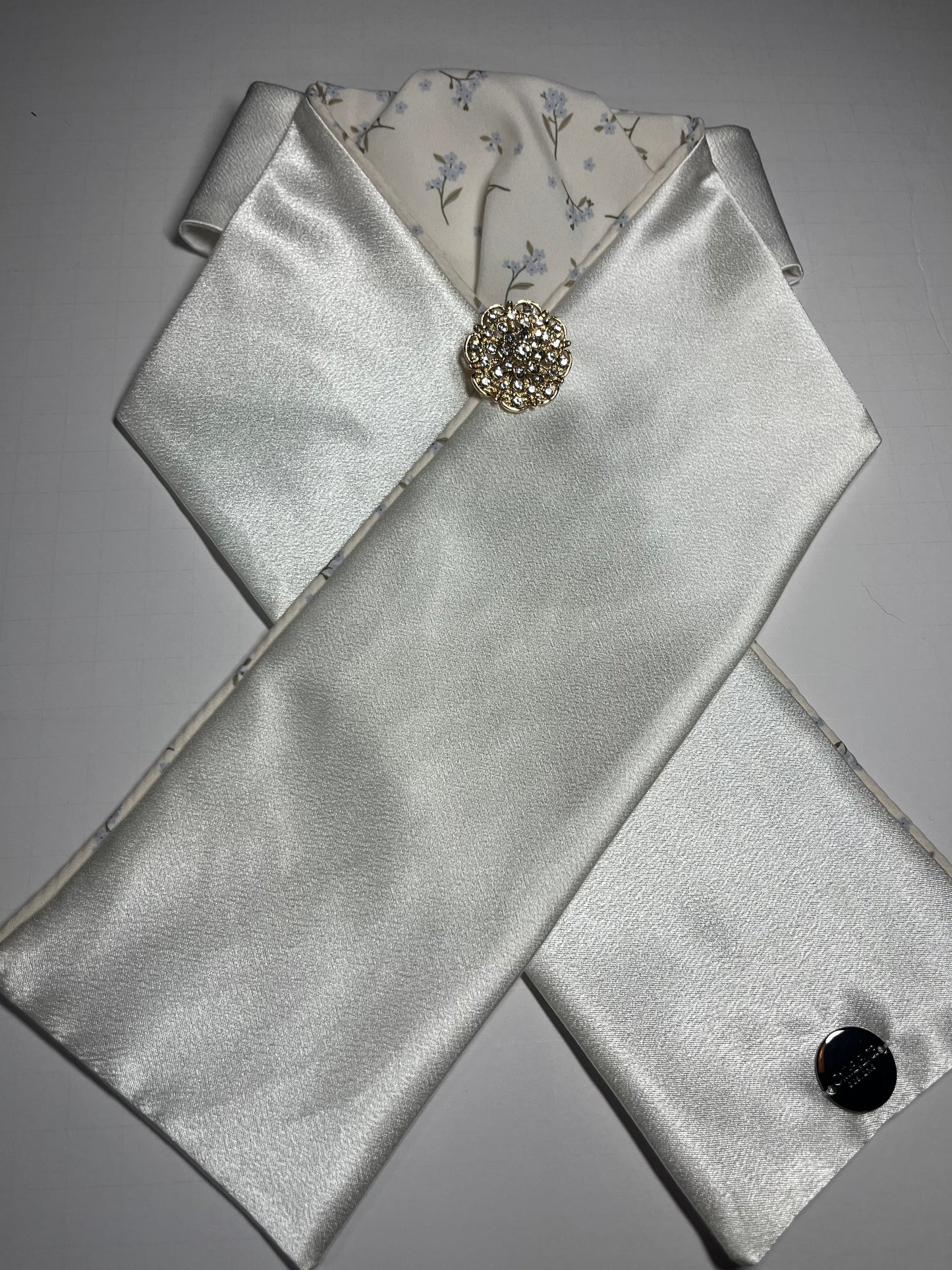 Periwinkle Buds/Cream Dressage Stock Tie