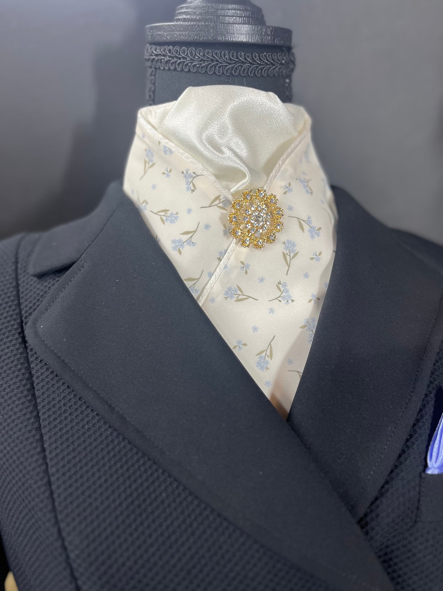 Flower Buds Ivory Accent Dressage Stock Tie