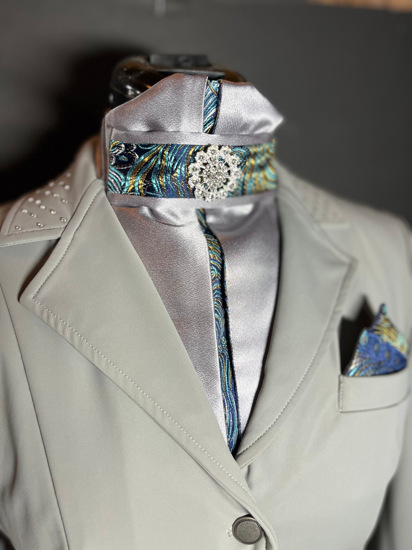 Feather Euro Pleat Dressage Stock Tie