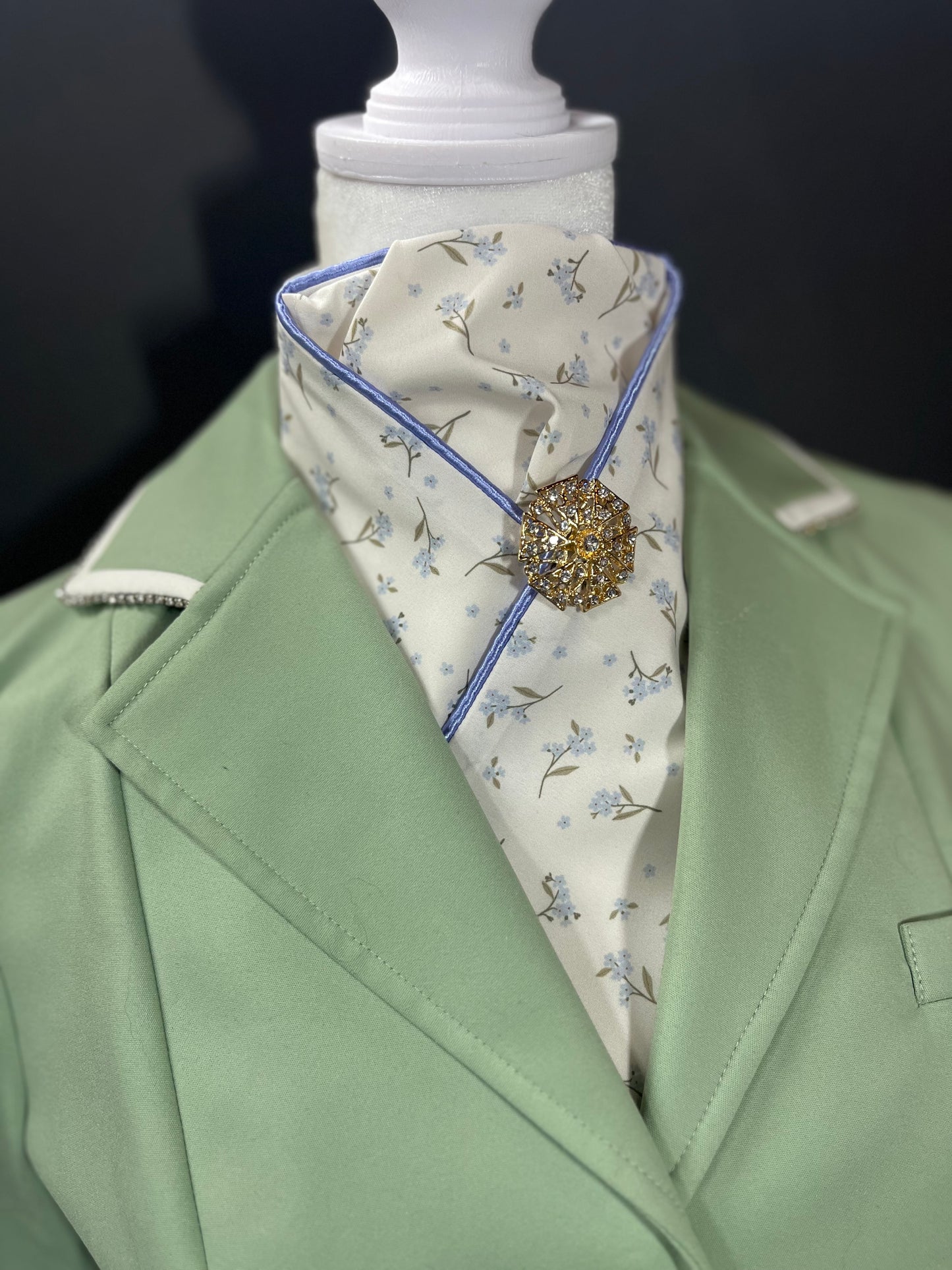Periwinkle Flower Buds Dressage Stock Tie