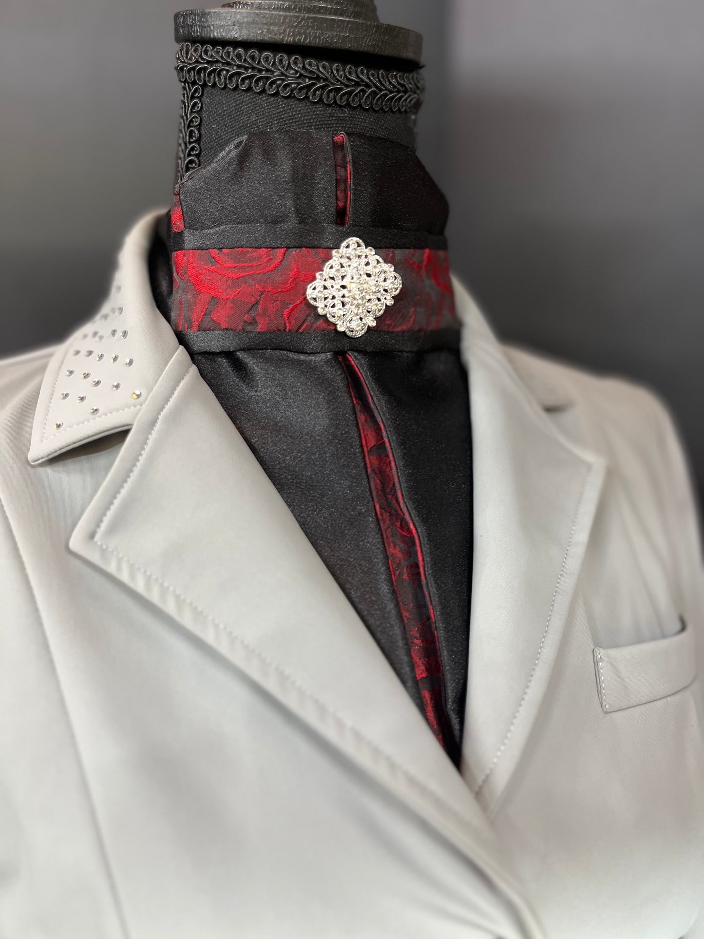 Rose Queen Euro Pleat Dressage Stock Tie
