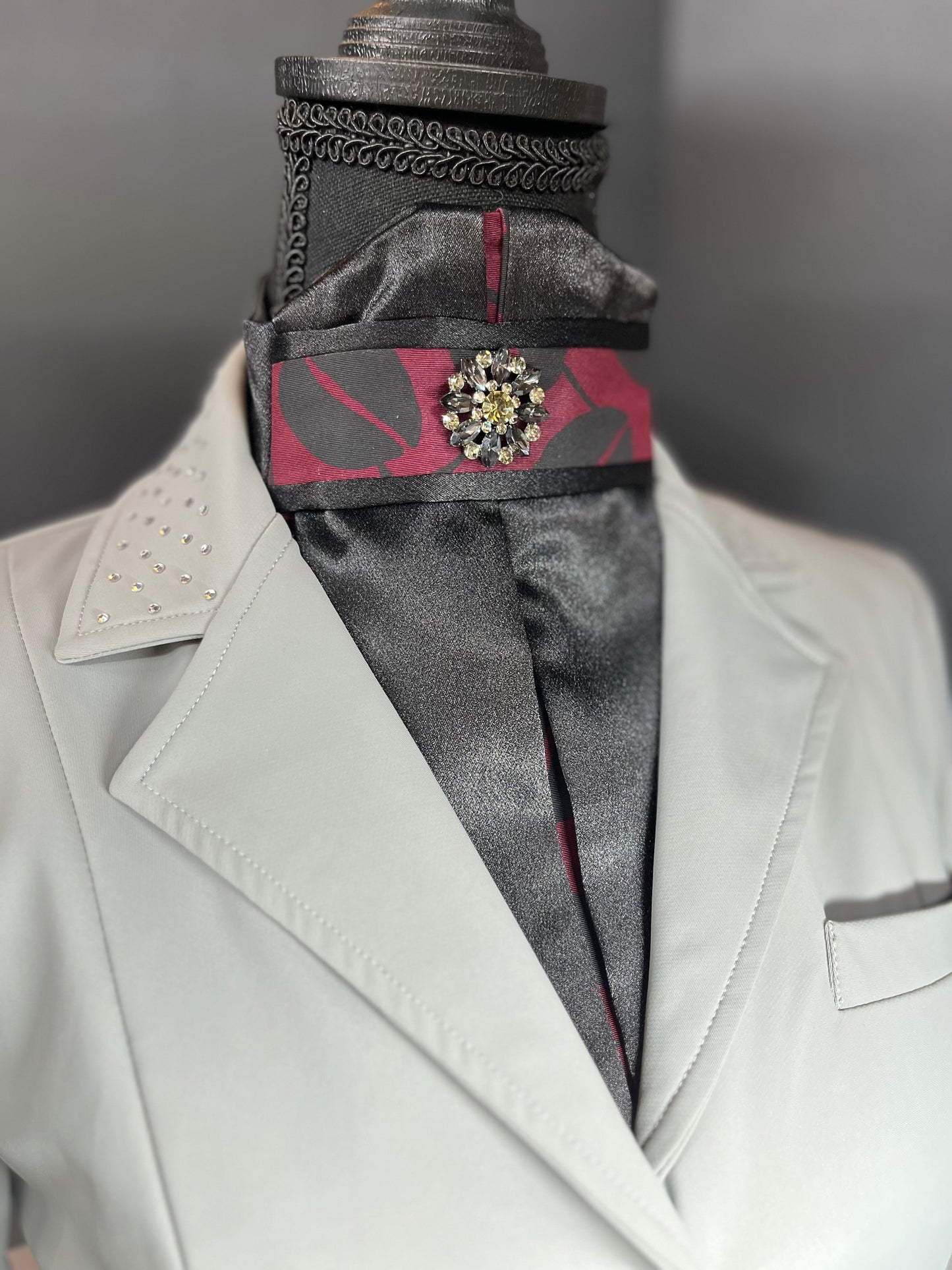 Oscar de La Renta Euro Pleat Dressage Stock Tie