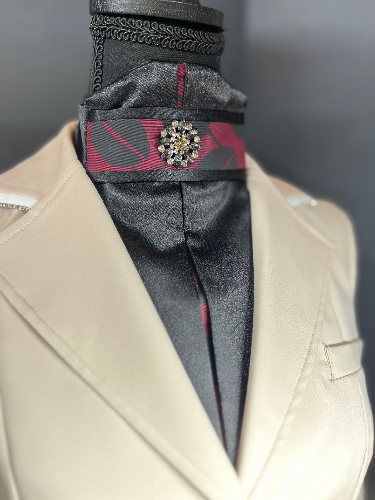 Oscar de La Renta Euro Pleat Dressage Stock Tie
