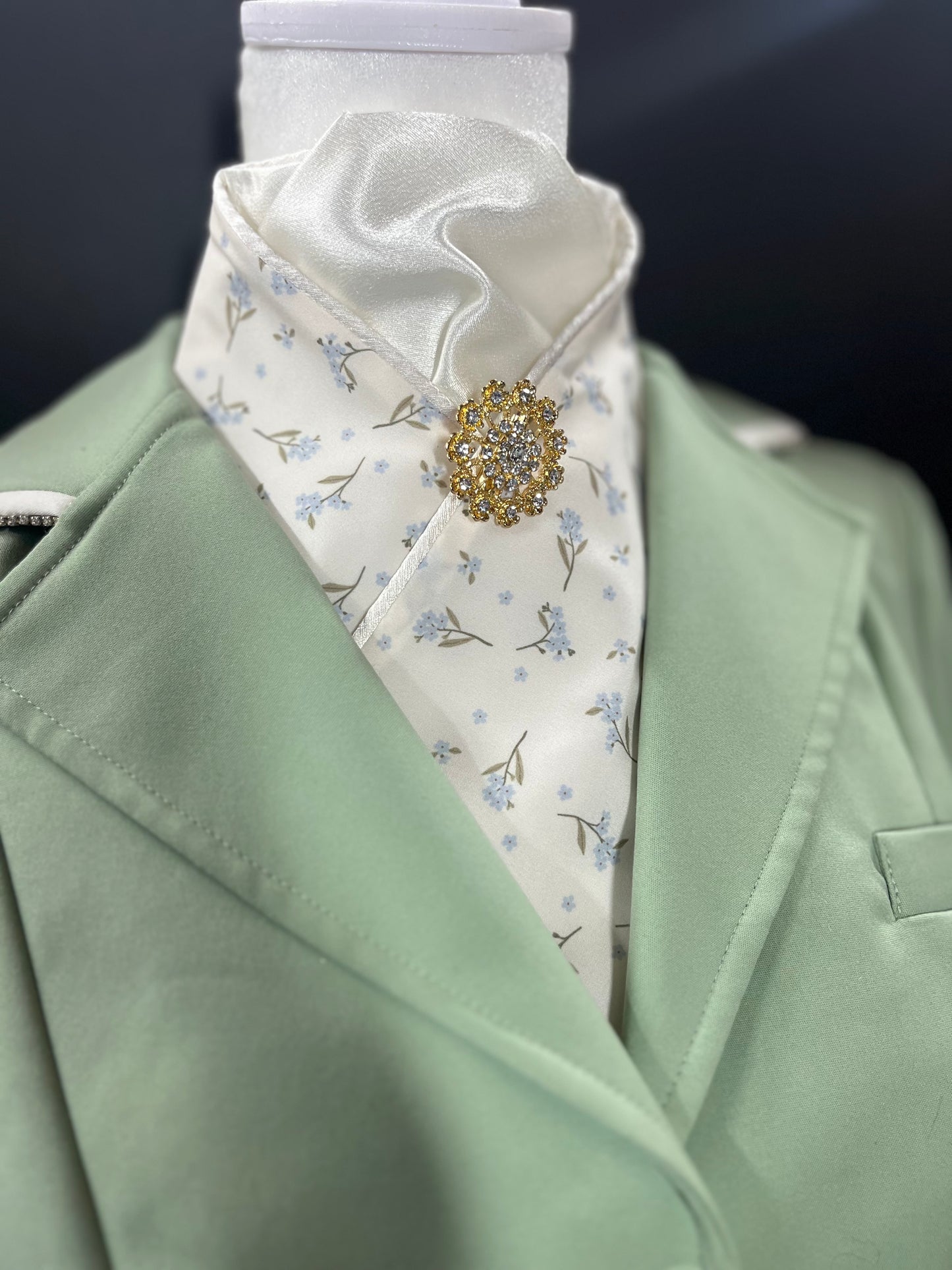 Flower Buds Ivory Accent Dressage Stock Tie
