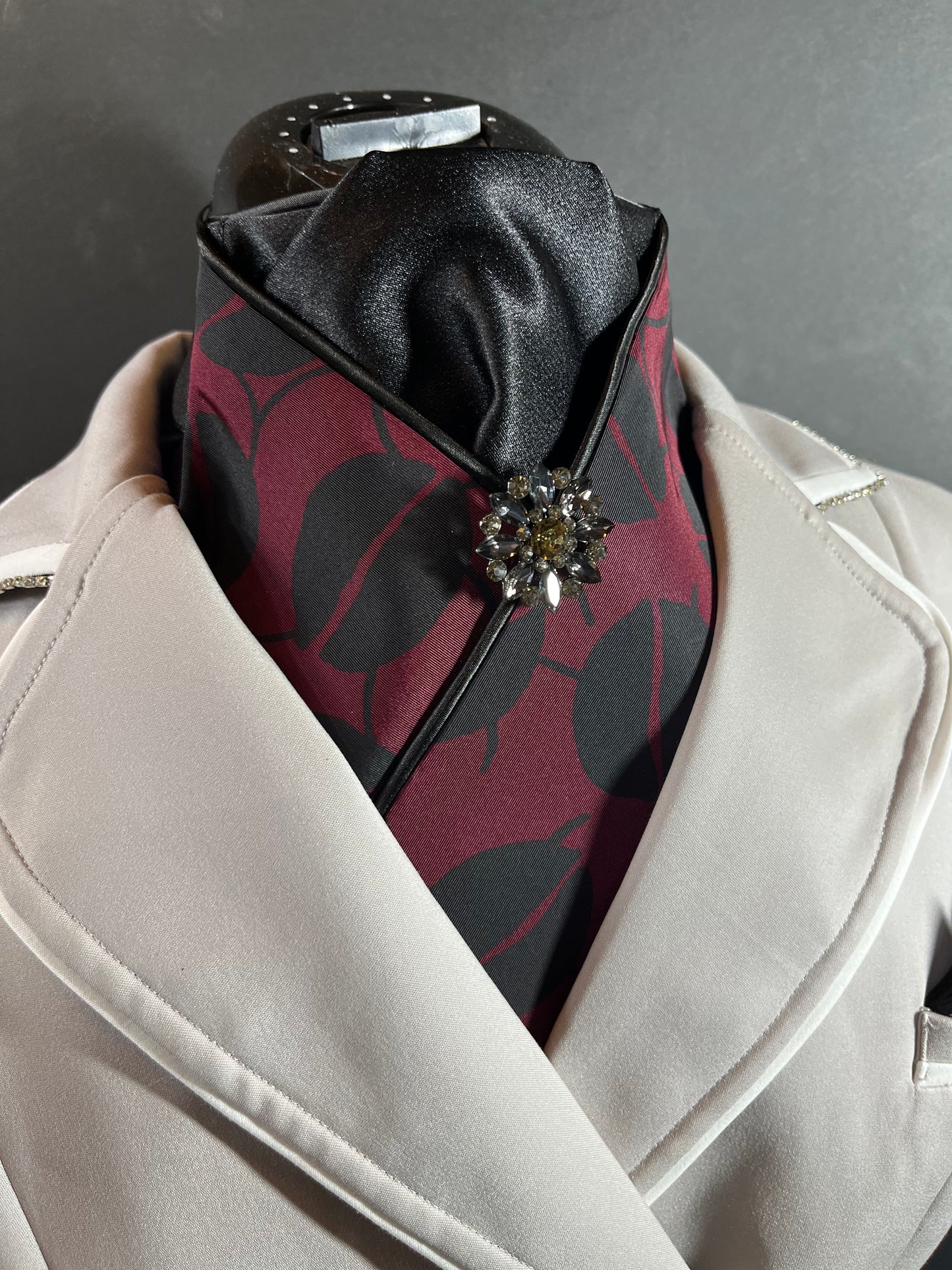 Dressage Stock Tie - Oscar de La Renta