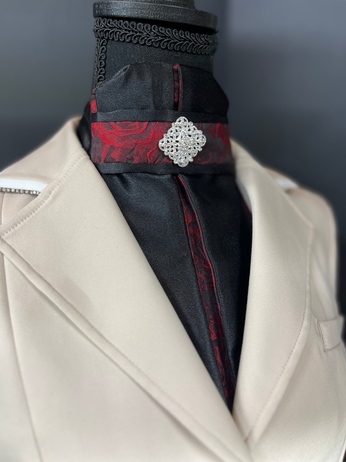 Rose Queen Euro Pleat Dressage Stock Tie
