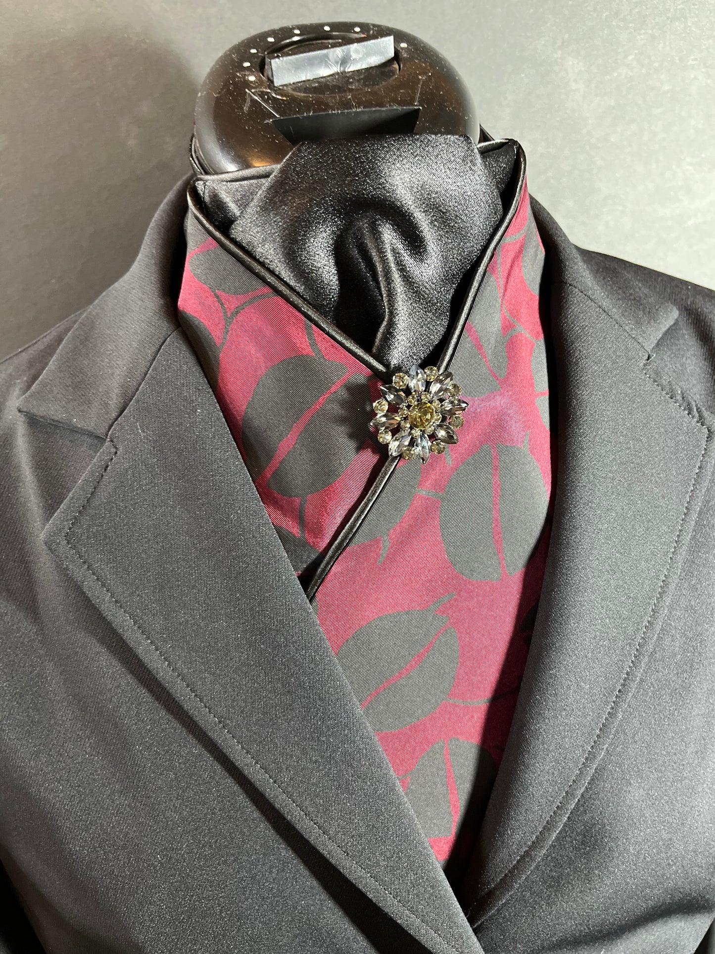 Dressage Stock Tie - Oscar de La Renta