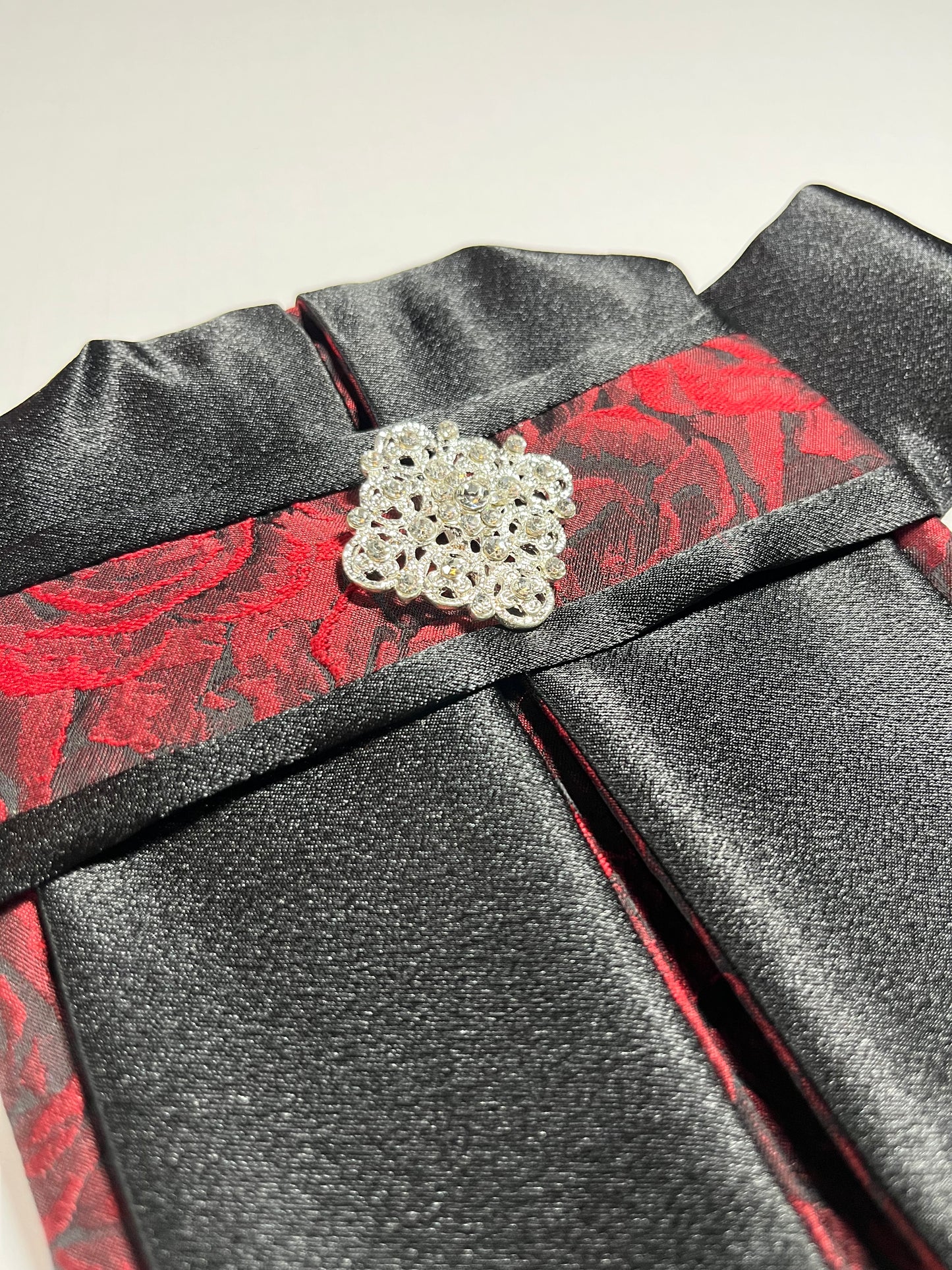 Rose Queen Euro Pleat Dressage Stock Tie