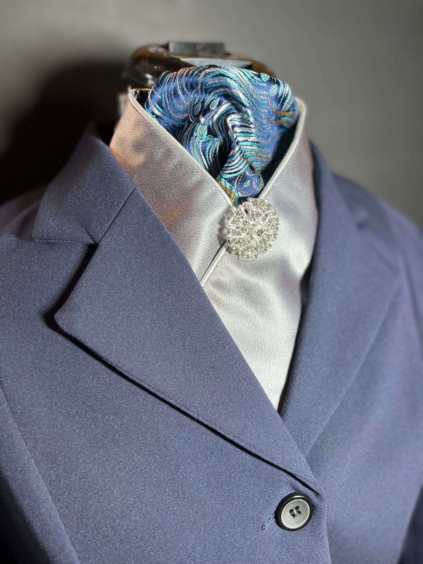 Reverse Feather Dressage Stock Tie