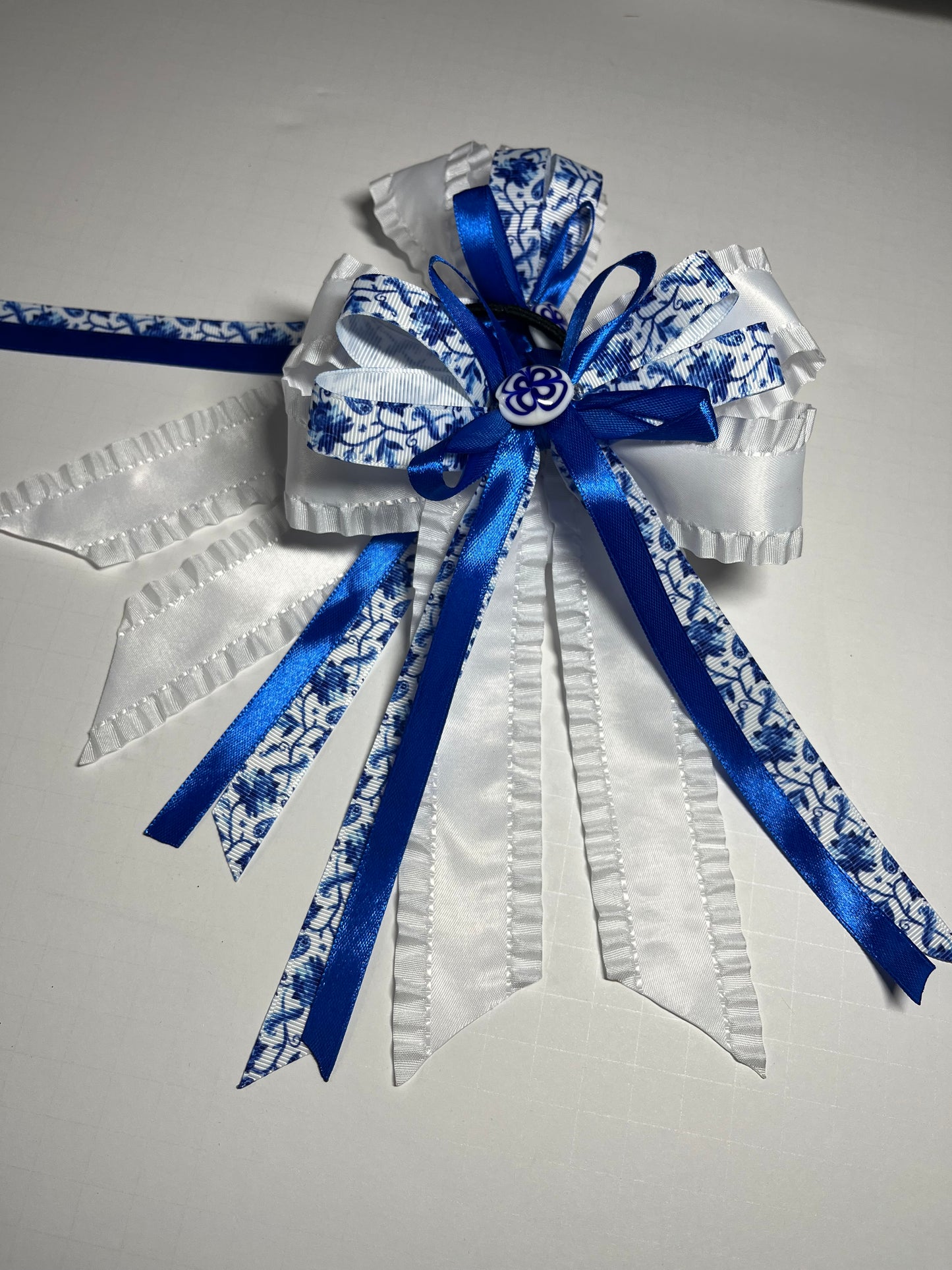 Toile Show Bows