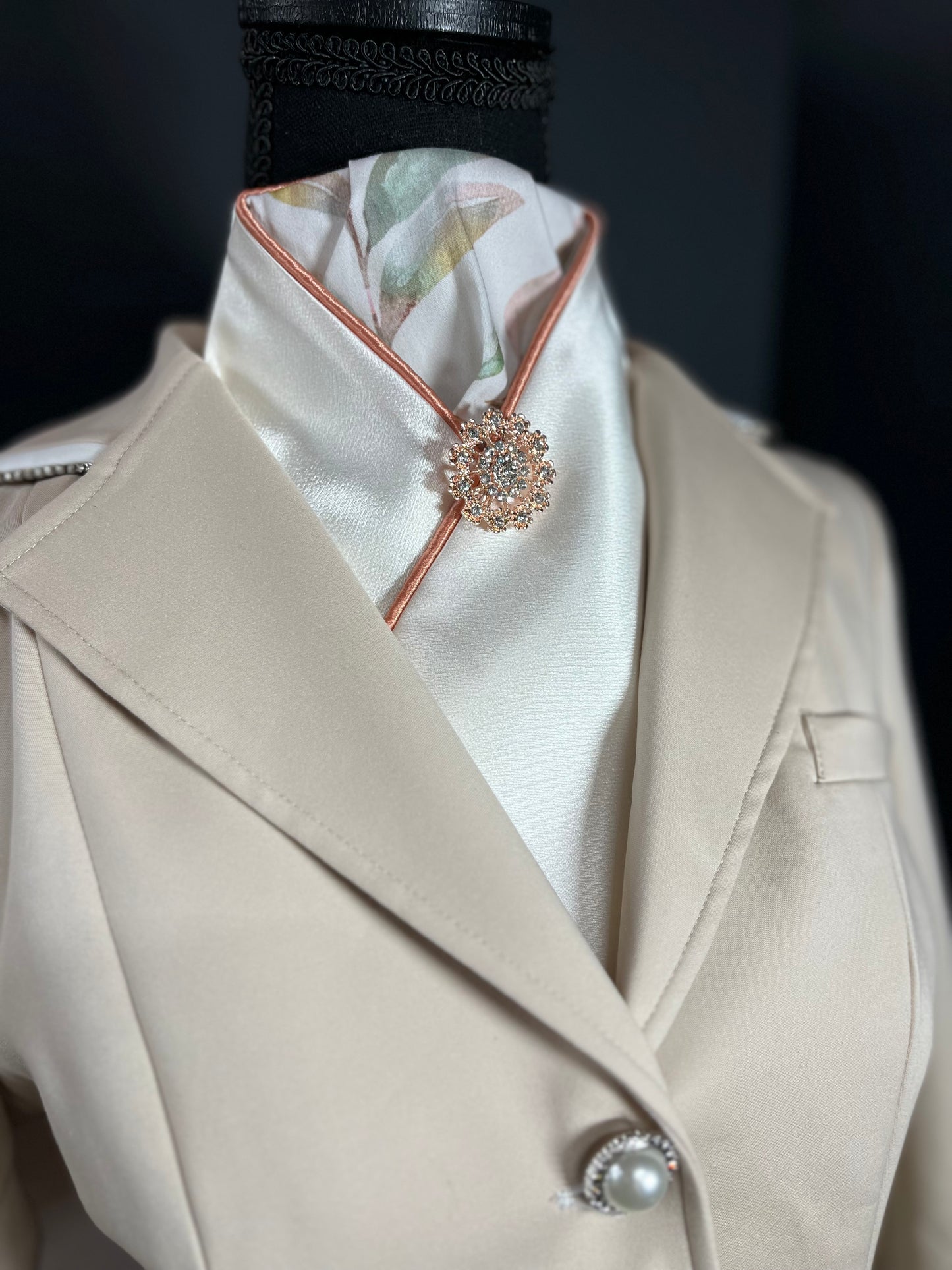 Coral Spring Reverse Dressage Stock Tie