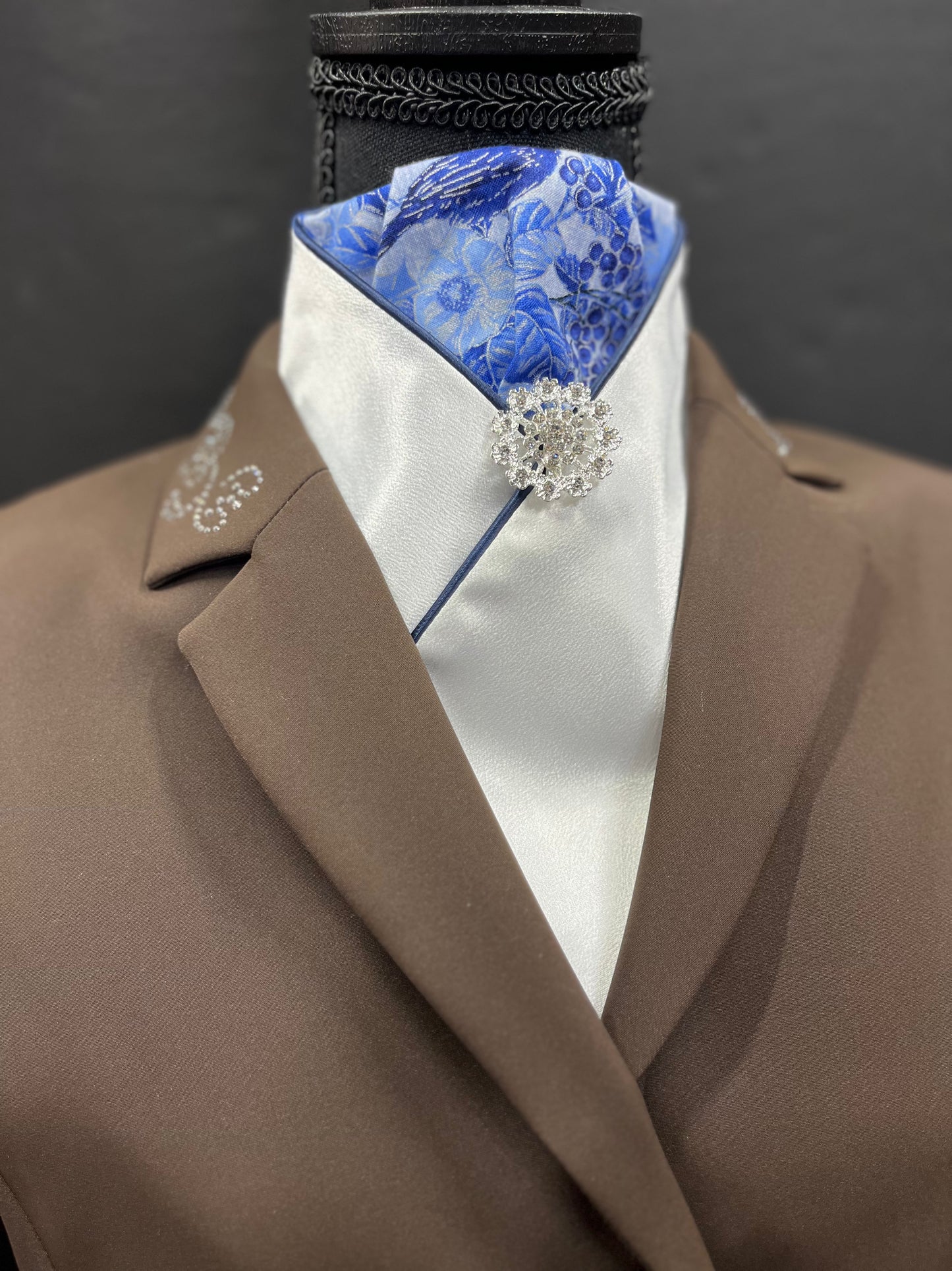 Winter Blues Reverse Dressage Stock Tie