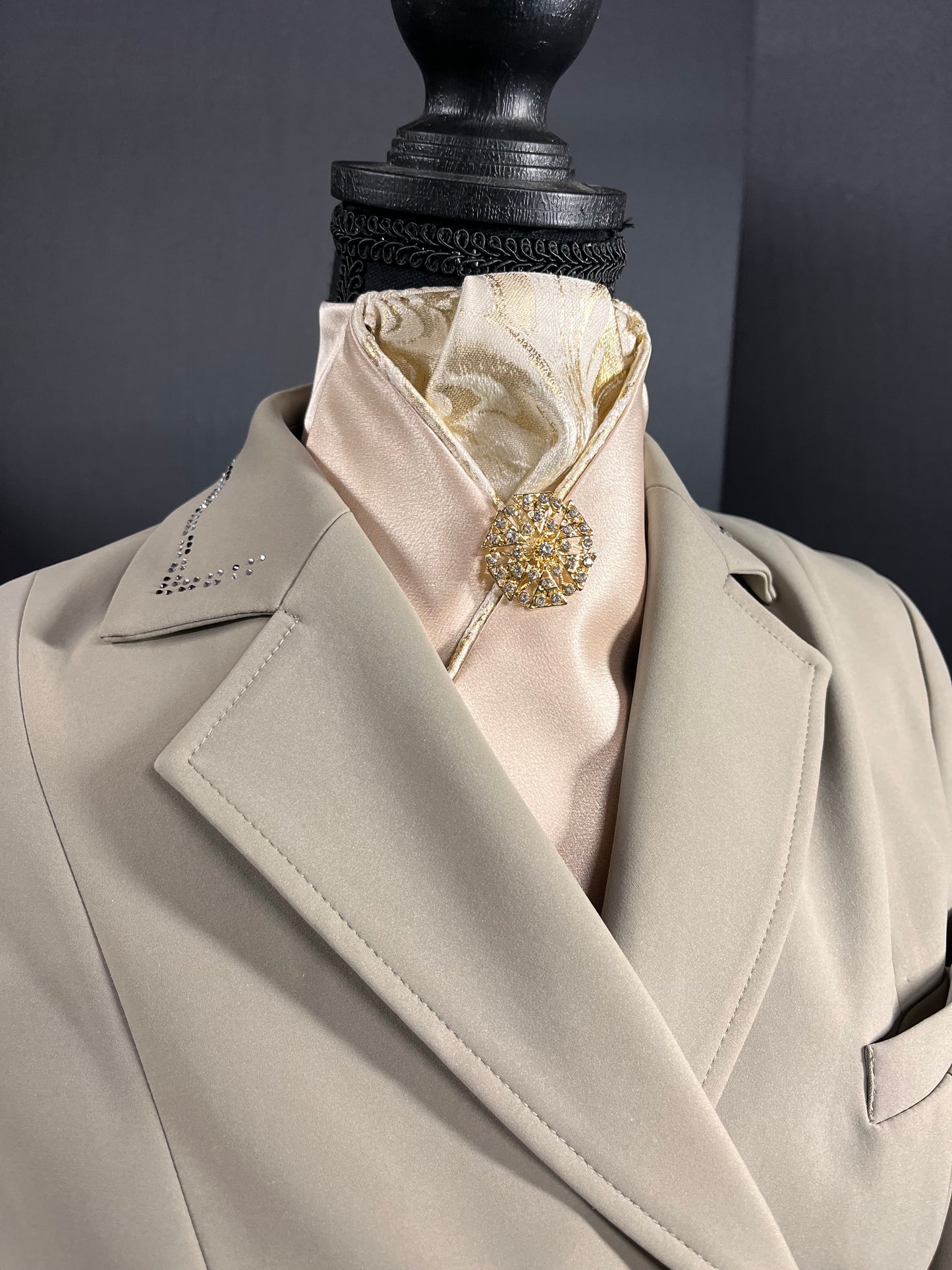 Golden Swirl with Champagne Dressage Stock Toe