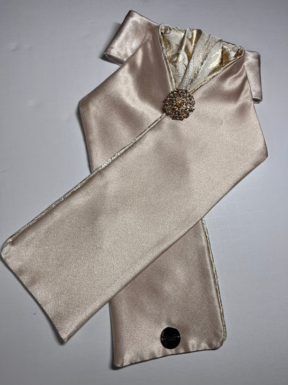 Golden Swirl with Champagne Dressage Stock Toe