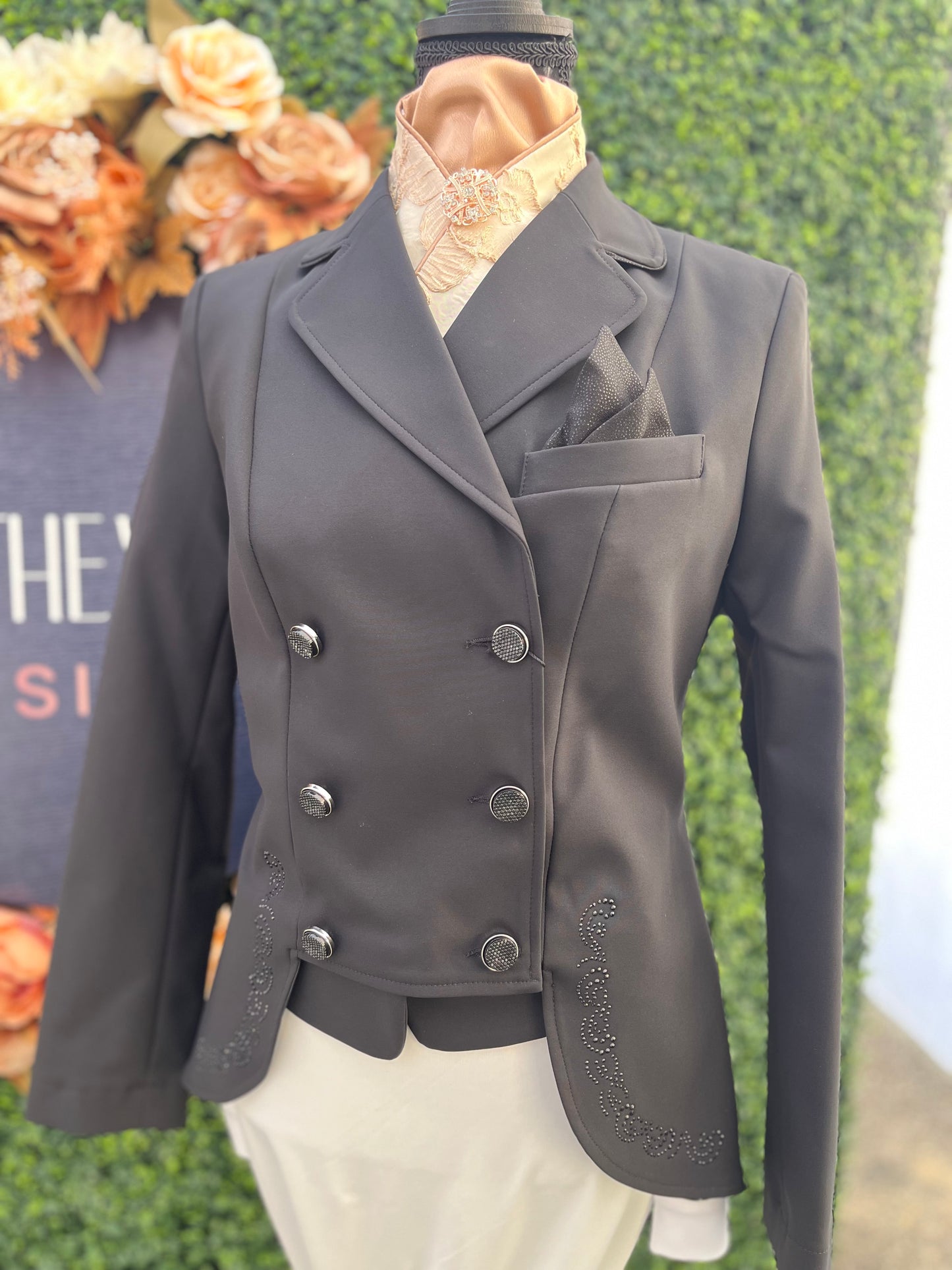 Fair Play Lexim Chic Short Tail Coat