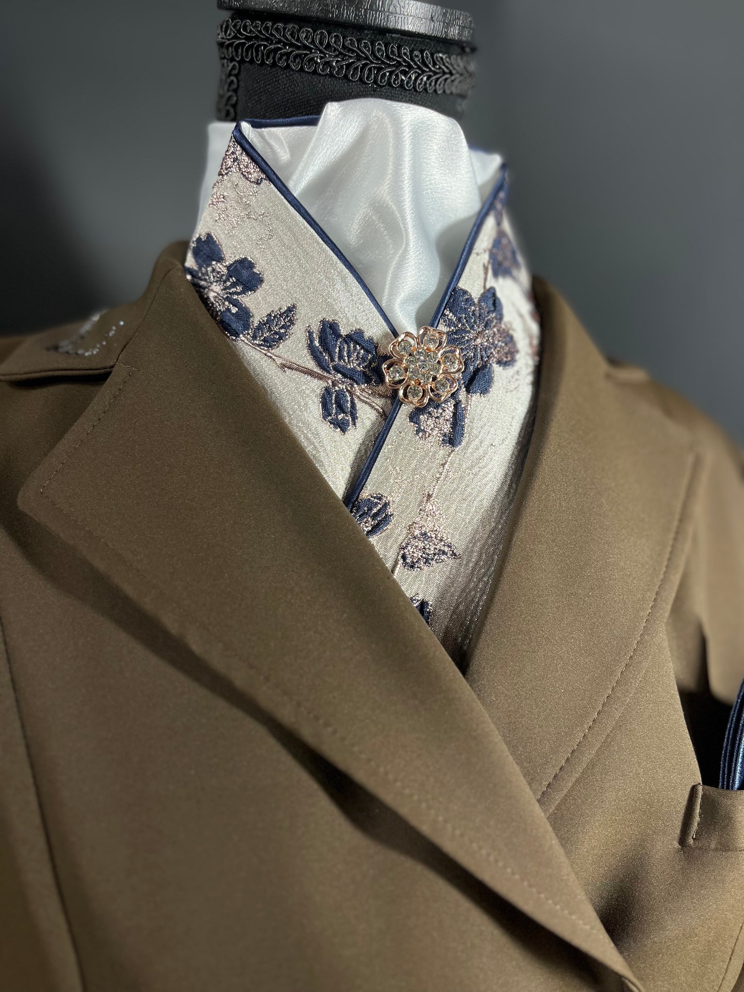 Metallic Rose Dressage Stock Tie