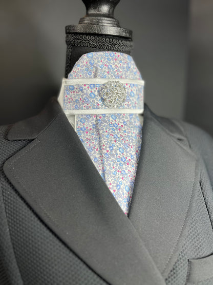 Eloise Traditional Dressage Stock Tie