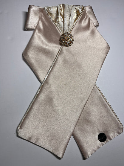 Golden Swirl with Champagne Dressage Stock Toe